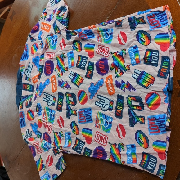 Button down Pride shirt short sleeve S. Super cute! - Picture 4 of 4